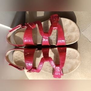 Vionic Red 🍒 Adjustable Strap Sandal